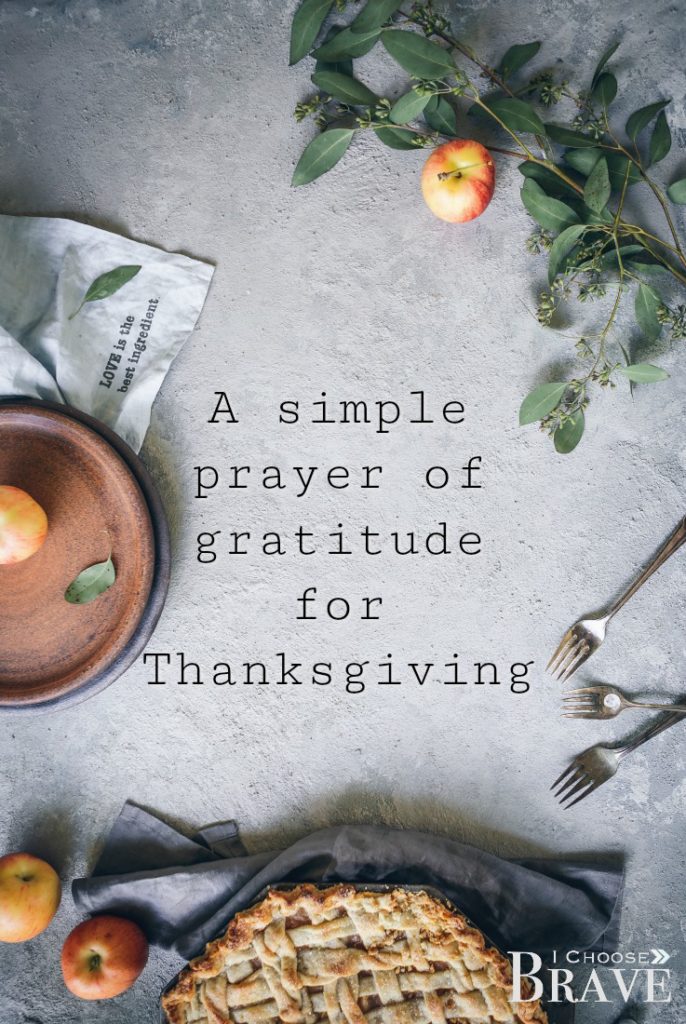 A beautiful prayer of gratitude and Thanksgiving devotion to humbly give thanks in all things, for all things. #thanksgivingprayer #gratitude #thanksgivingdevotion